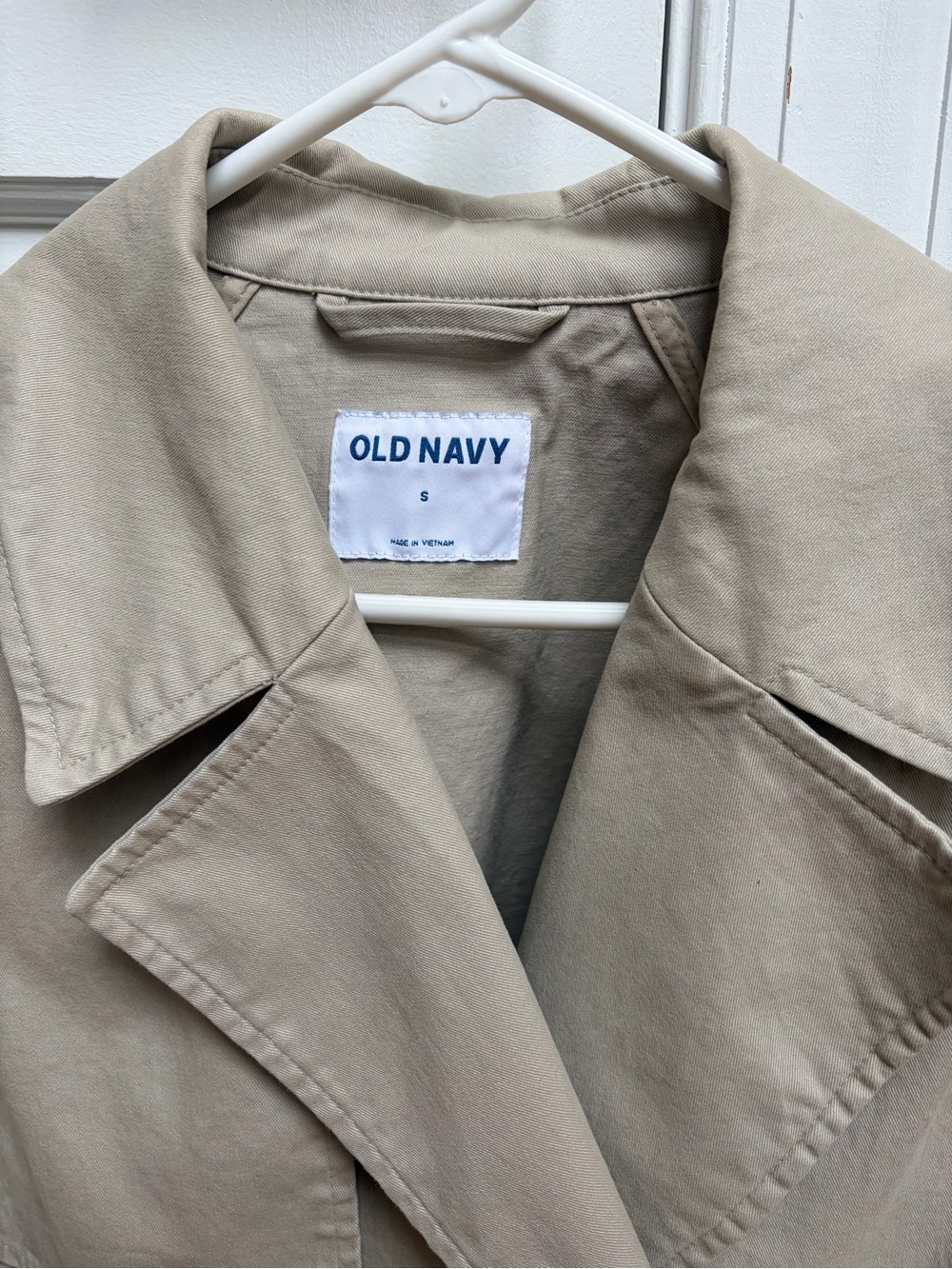 Old Navy Women’s Cropped Trench Coat - Picture 2 of 4